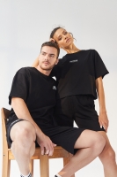 Siyah Küçük Yazı Baskılı O Yaka Oversize Bermuda Şort Takım Sevgili Kombini - 2