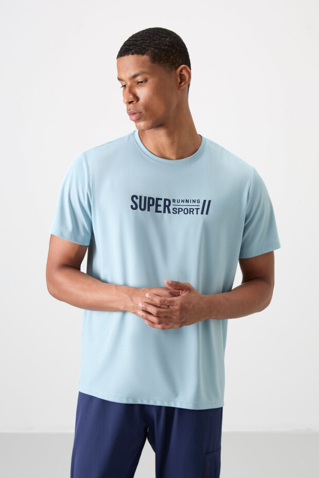 Açık Mavi Nefes Alan Dokulu İnce Esnek Standart Fit Erkek Performans T-Shirt - 88385 - 1