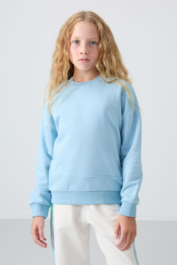 Açık Mavi Pamuklu İçi Tüylü Yumuşak Dokulu Rahat Form Nakışlı Kız Çocuk Sweatshirt - 75150 - 1