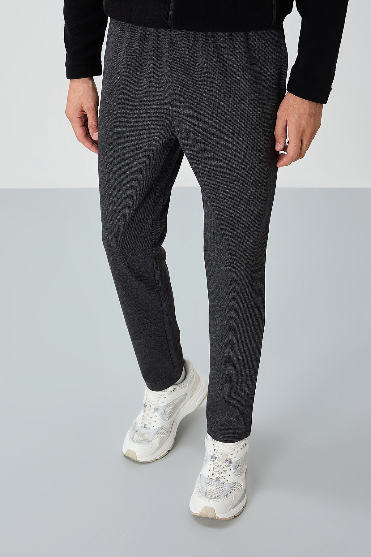 Antrasit Melanj Yüzeyi Dokulu Standart Fit Erkek Eşofman Alt - 82155 - TOMMYLIFE (1)