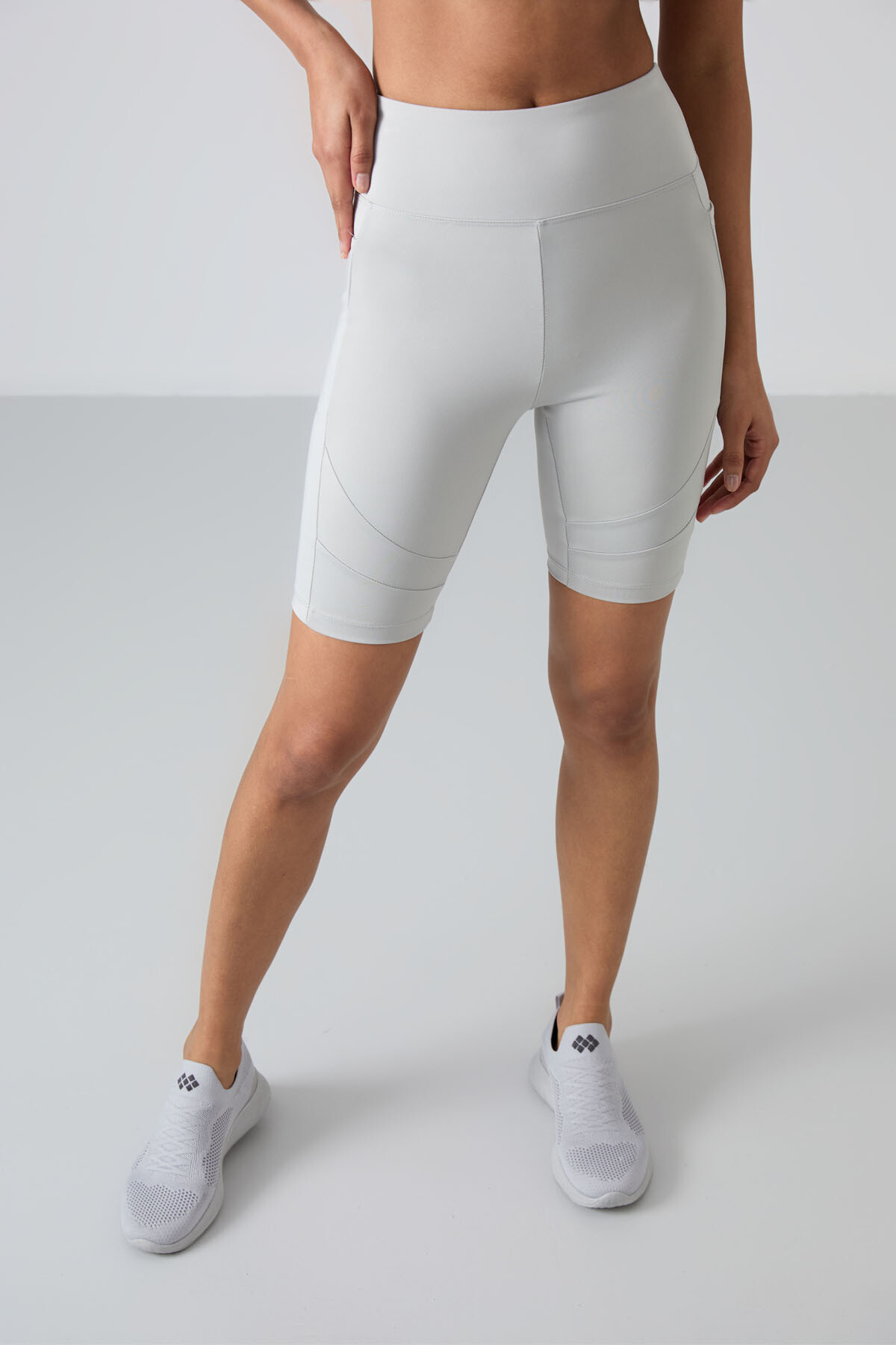 Taş Esnek Standart Fit Performans Kadın Biker Tayt - 91012 - TOMMYLIFE (1)