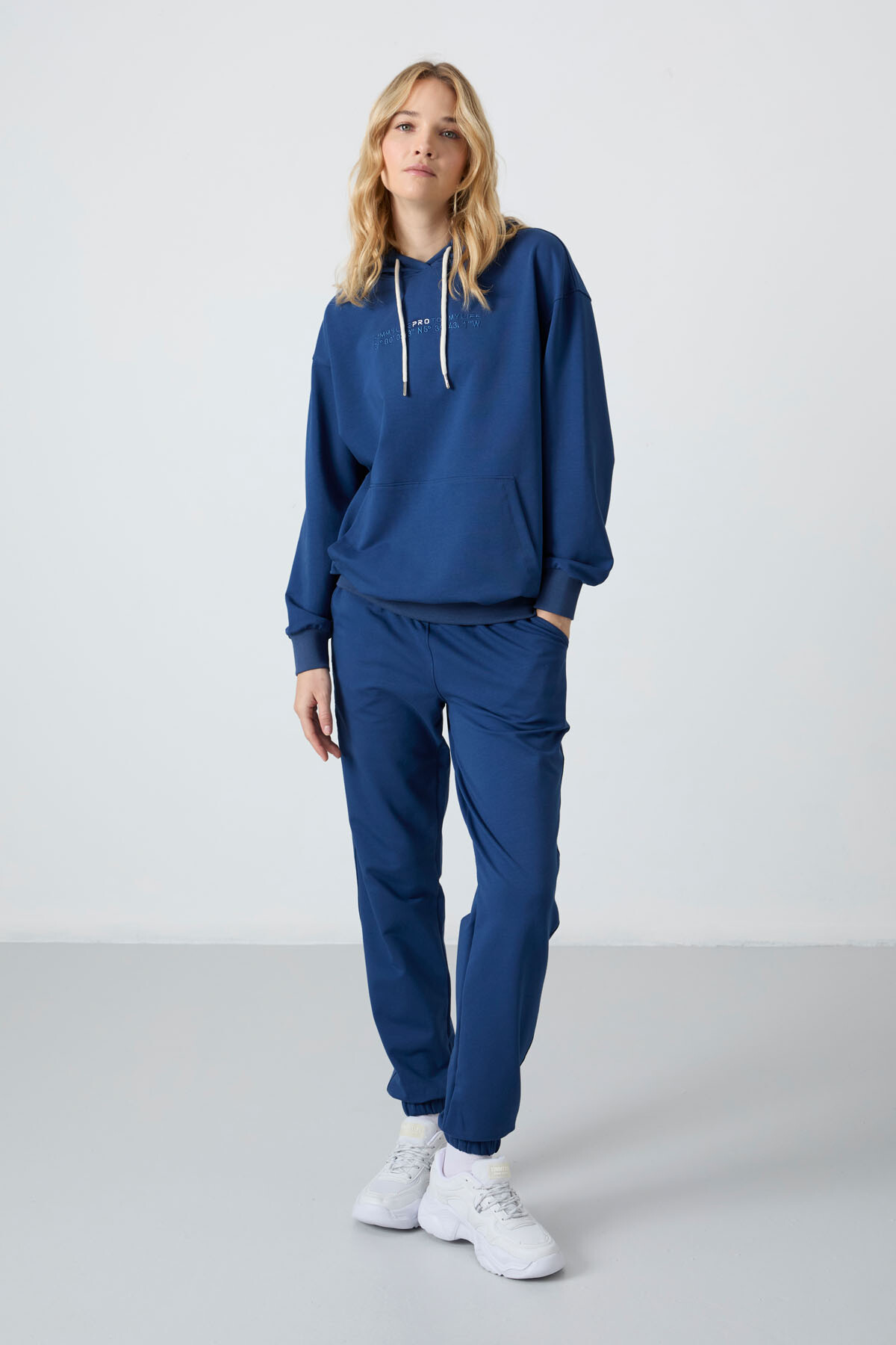 Parlament Kapüşonlu Kanguru Cep Oversize Lastik Paça Kadın Eşofman Takımı - 95288 - TOMMYLIFE