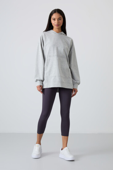 Gri Melanj Balon Kol Yazı Nakışlı Kadın Oversize Tunik Sweatshirt - 97163 - TOMMYLIFE (1)