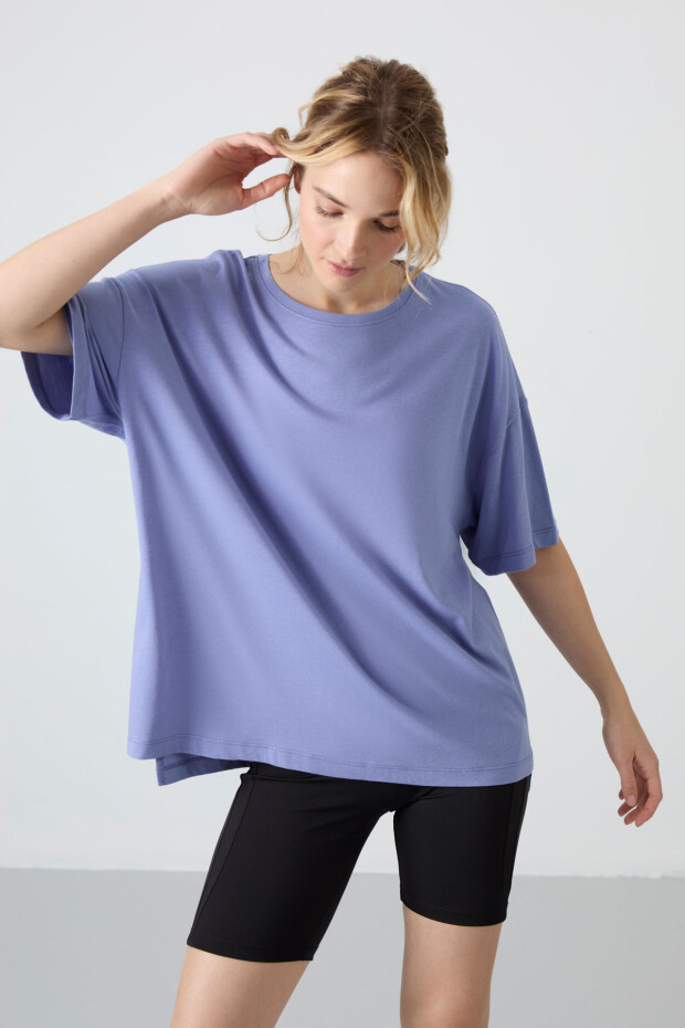 Açık Eflatun Penye Modal Yumuşak Tuşeli Oversize Fit Basic Kadın T-Shirt- 97285