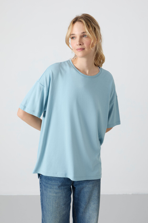 Açık Mavi Penye Modal Yumuşak Tuşeli Oversize Fit Basic Kadın T-Shirt- 97285