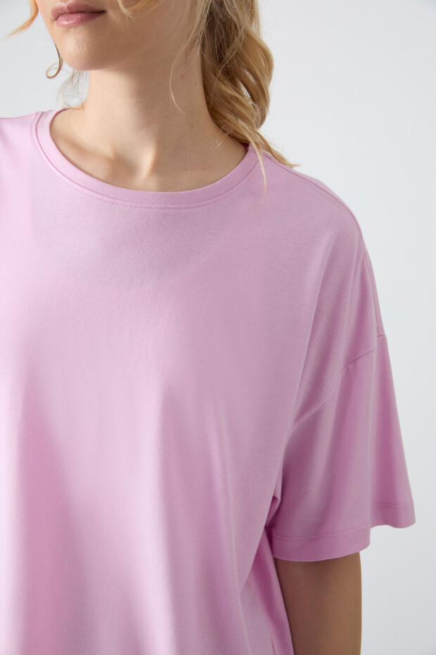 Pembe Penye Modal Yumuşak Tuşeli Oversize Fit Basic Kadın T-Shirt- 97285