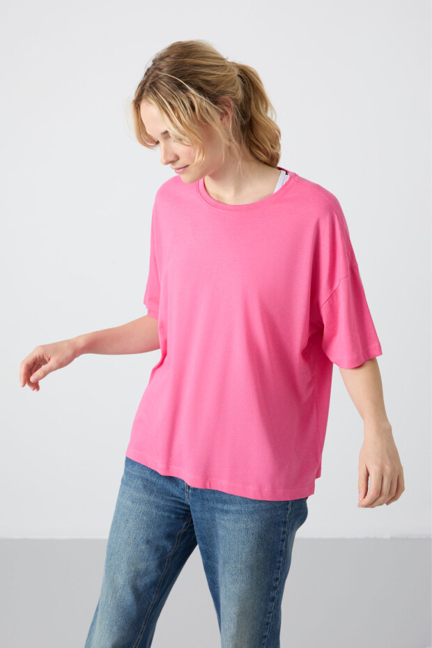 Şeker Pembe Penye Modal Yumuşak Tuşeli Oversize Fit Basic Kadın T-Shirt- 97285