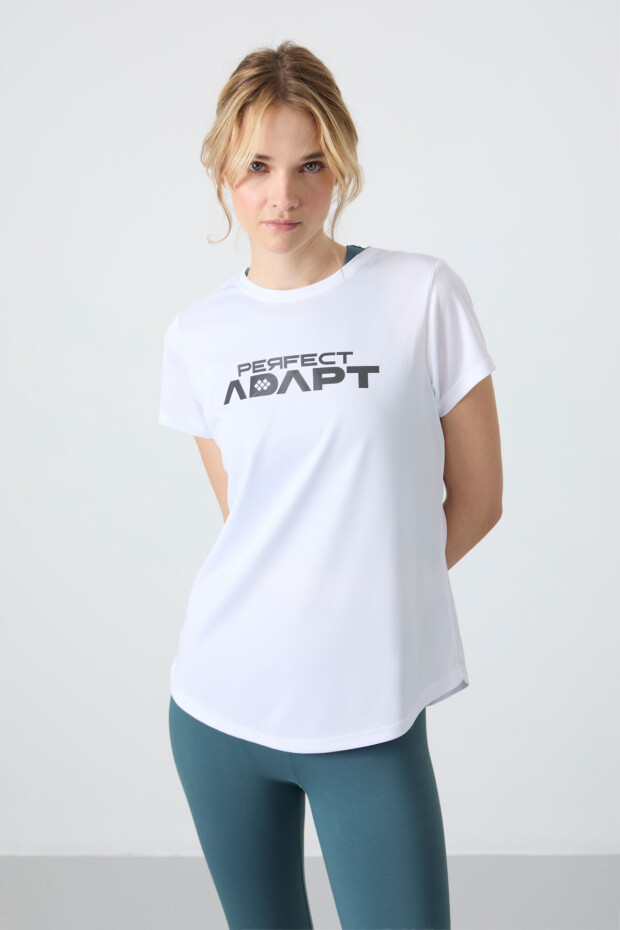 Beyaz Polyester Nefes Alan Dokulu İnce Esnek Standart Fit Performans Kadın T-Shirt - 97283