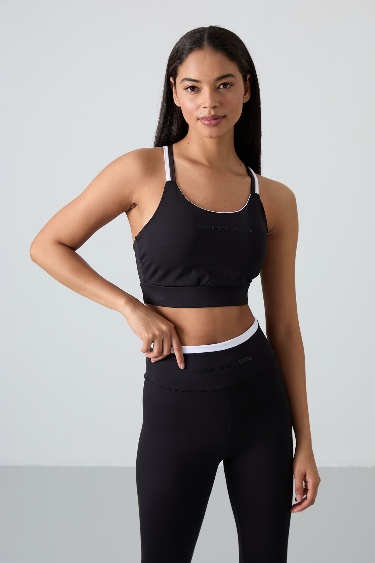 Siyah Esnek Standart Fit Performans Kadın Tayt Takım - 95333 - TOMMYLIFE