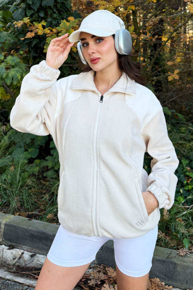 Bej Kalın Yumuşak Dokulu Dik Yaka Oversize Nakışlı Polar Kadın Sweatshirt - 97293 - 1