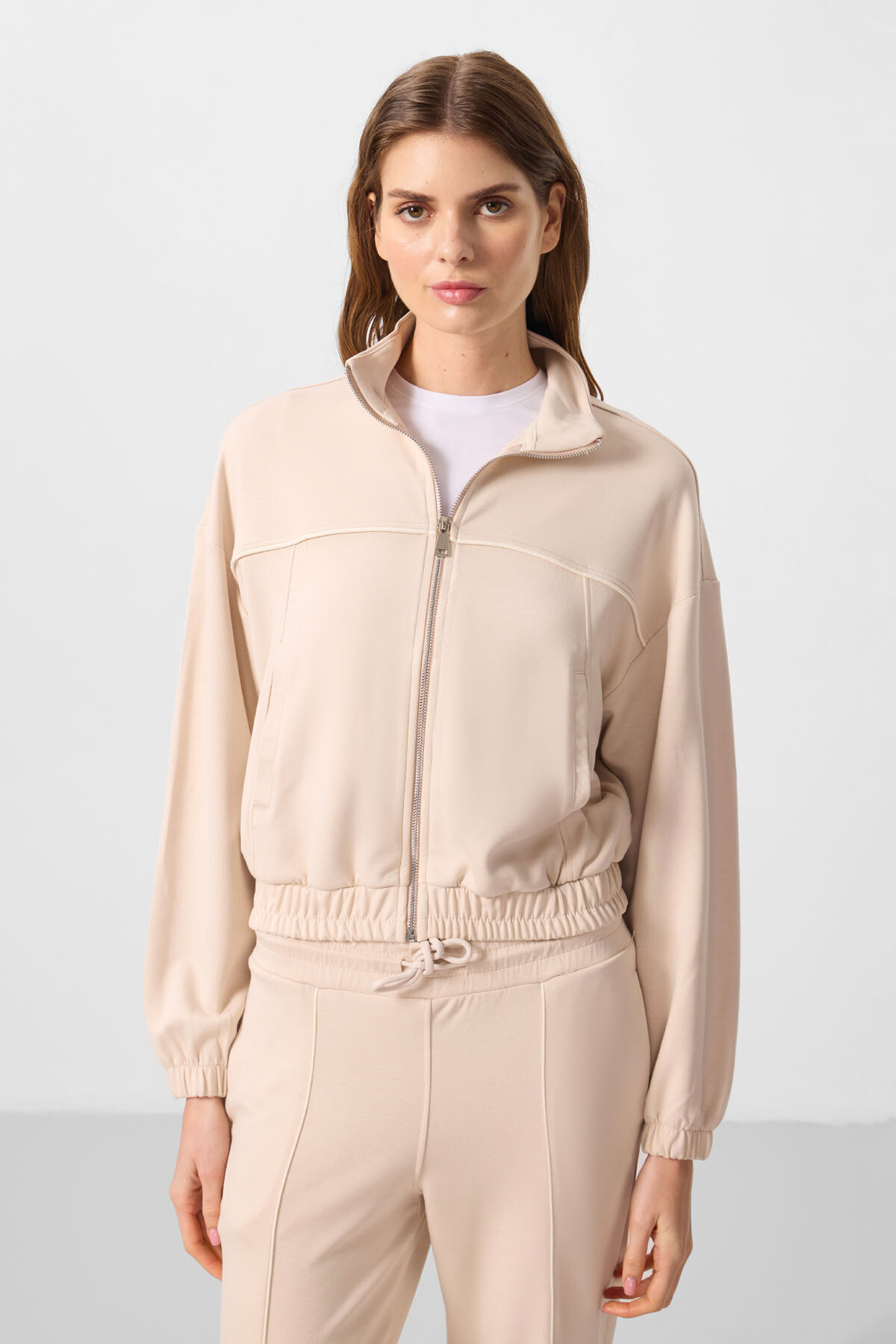 Bej Yumuşak Dokulu Dik Yaka Oversize Lastikli Kadın Eşofman Takım - 95349 - TOMMYLIFE (1)