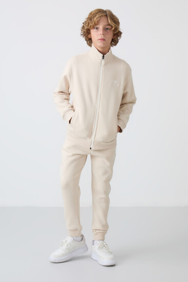 Bej Pamuklu Kalın İçi Tüylü Yumuşak Dokulu Standart Fit Nakışlı Erkek Çocuk Eşofman Takım - 11256 - TOMMYLIFE