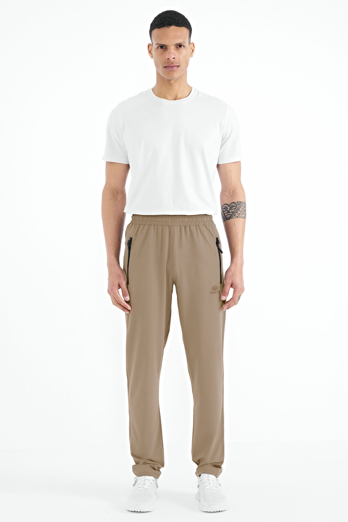 Bej Erkek Fermuarlı Üç Cepli Standart Kalıp Klasik Paça Eşofman Alt - 84768 - TOMMYLIFE