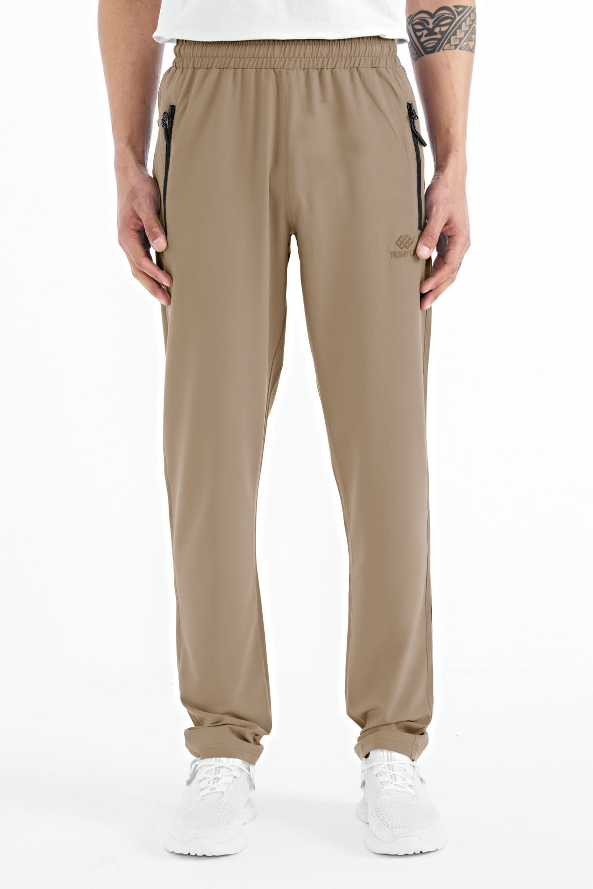 Bej Erkek Fermuarlı Üç Cepli Standart Kalıp Klasik Paça Eşofman Alt - 84768 - TOMMYLIFE (1)