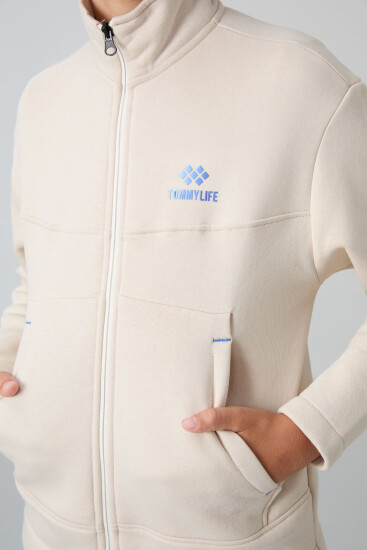 Bej Pamuklu Kalın İçi Tüylü Yumuşak Dokulu Standart Fit Nakışlı Erkek Çocuk Sweatshirt - 11245 - TOMMYLIFE (1)