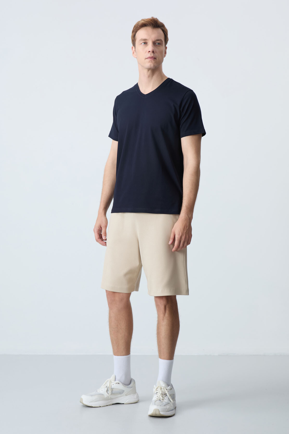 Bej Pamuklu Kalın Yumuşak Dokulu Standart Fit Basic Erkek Şort - 81275 - Air Jones (1)