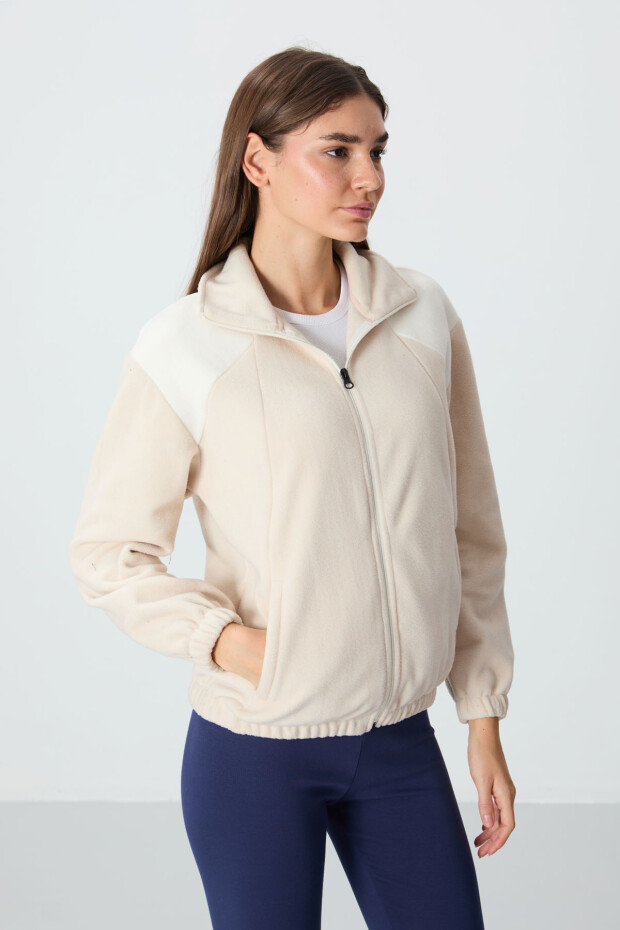 Bej Kalın Yumuşak Dokulu Dik Yaka Oversize Nakışlı Polar Kadın Sweatshirt - 97293 - 6