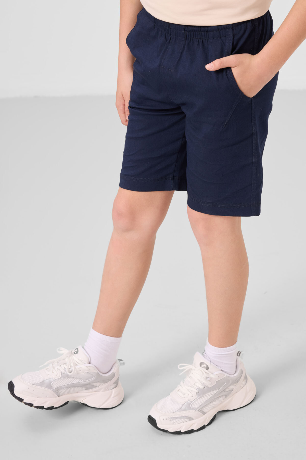 Bej-Lacivert Pamuklu Oversize Fit Dokuma Hafif Esnek Chino Erkek Çocuk Şort Takım - 11277 - TOMMYLIFE (1)