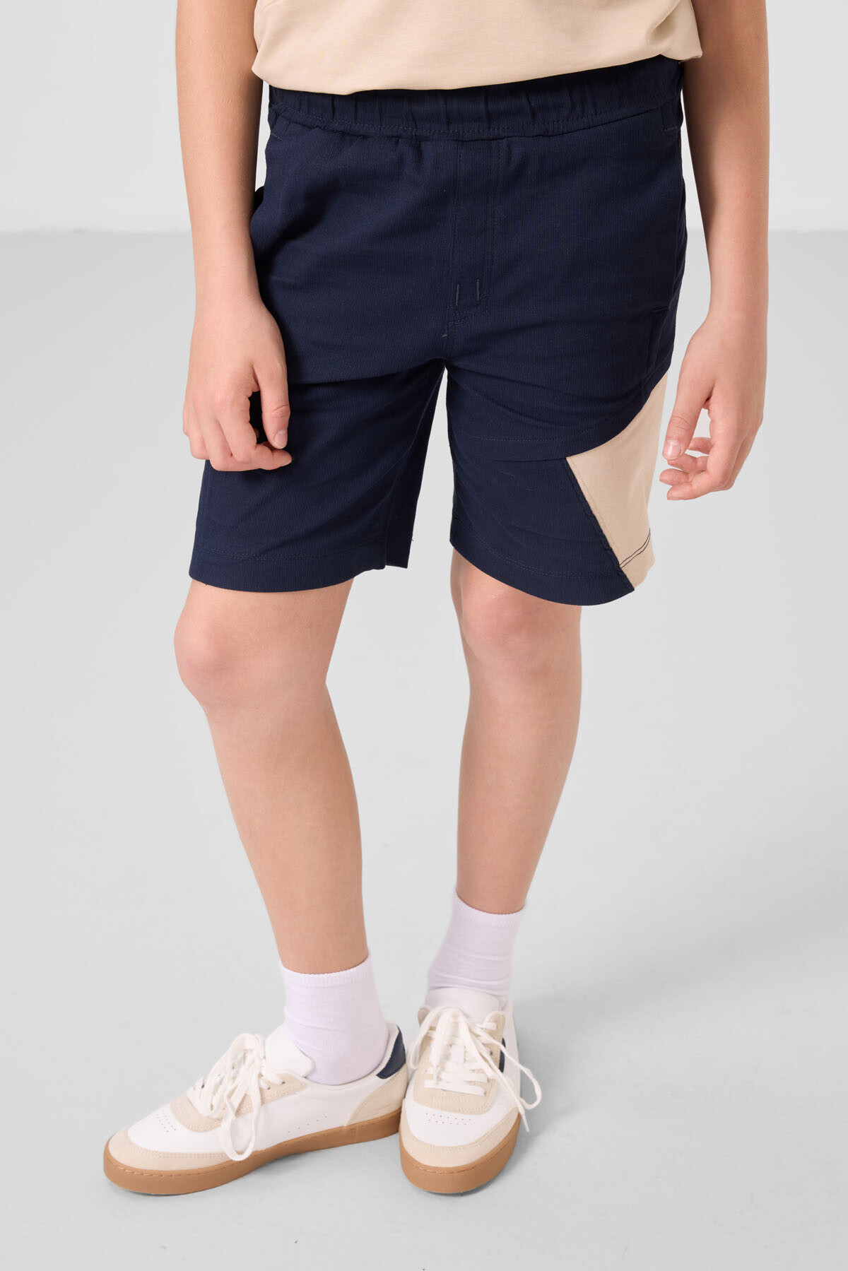 Bej-Lacivert Pamuklu Oversize Fit Dokuma Hafif Esnek Chino Erkek Çocuk Şort Takım - 11275 - TOMMYLIFE (1)