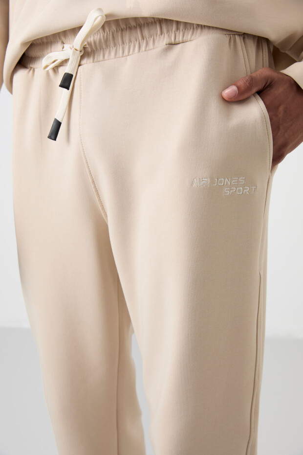 Bej Pamuklu Kalın Yumuşak Dokulu Comfort Fit Nakışlı Erkek Eşofman Takım - 85254 - 5