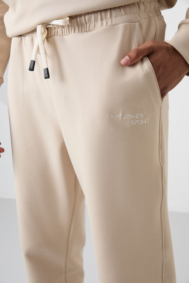 Bej Pamuklu Kalın Yumuşak Dokulu Comfort Fit Nakışlı Erkek Eşofman Takım - 85255 - 6