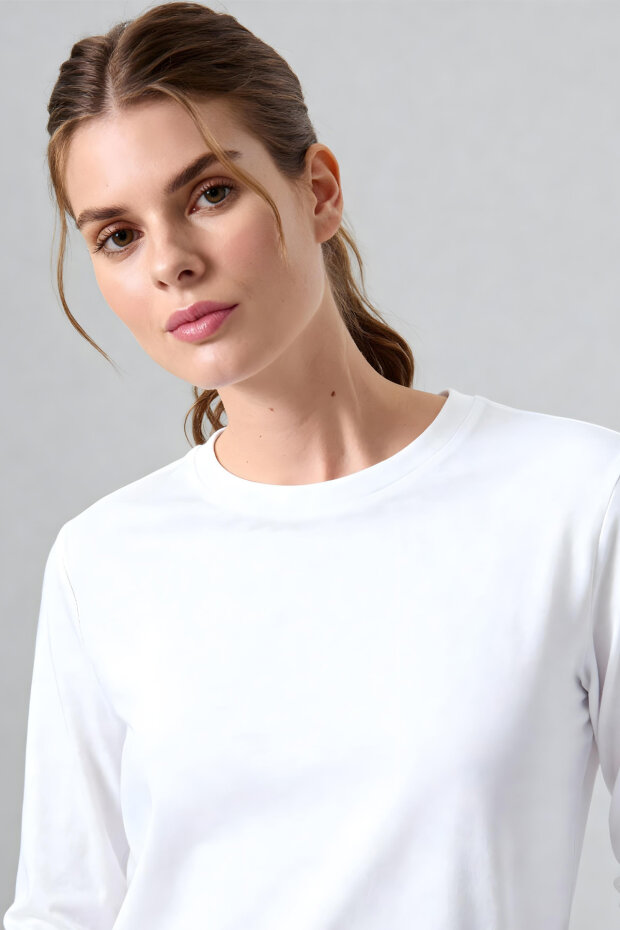 Beyaz O Yaka Standart Fit Uzun Kollu Basic Kadın T-Shirt - 97312 - 3