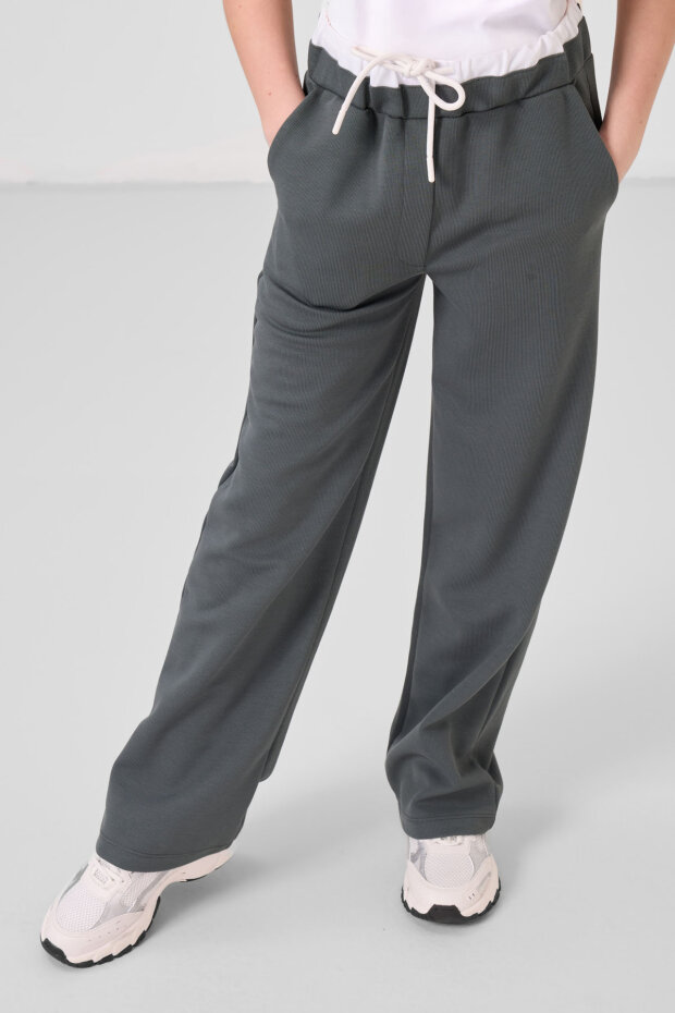 Beyaz-Haki O Yaka Baskılı Geniş Paça Standart Fit Kız Çocuk Palazzo Eşofman Takım - 75171 - 2