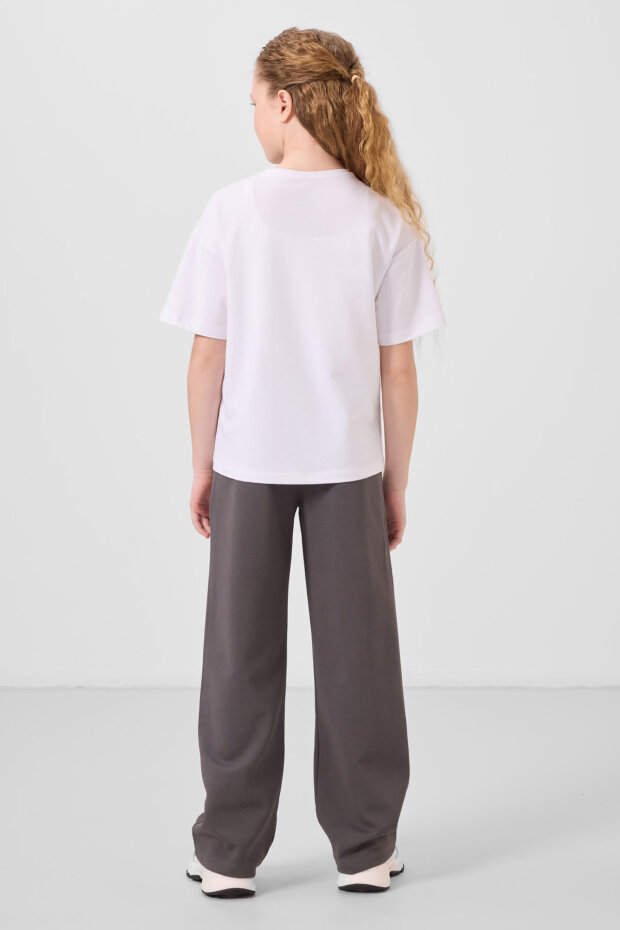 Beyaz-Koyu Gri O Yaka Baskılı Geniş Paça Standart Fit Kız Çocuk Palazzo Eşofman Takım - 75171 - 7