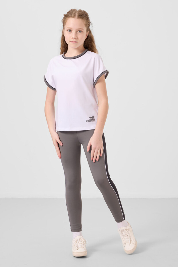 Beyaz-Koyu Gri O Yaka Yan Şerit Detaylı Standart Fit Performans Kız Çocuk Tayt Takım - 75191