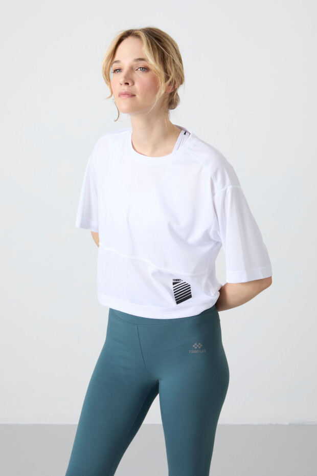 Beyaz Nefes Alan Dokulu İnce Esnek Standart Kalıp Performans Kadın T-Shirt - 97284 - 2