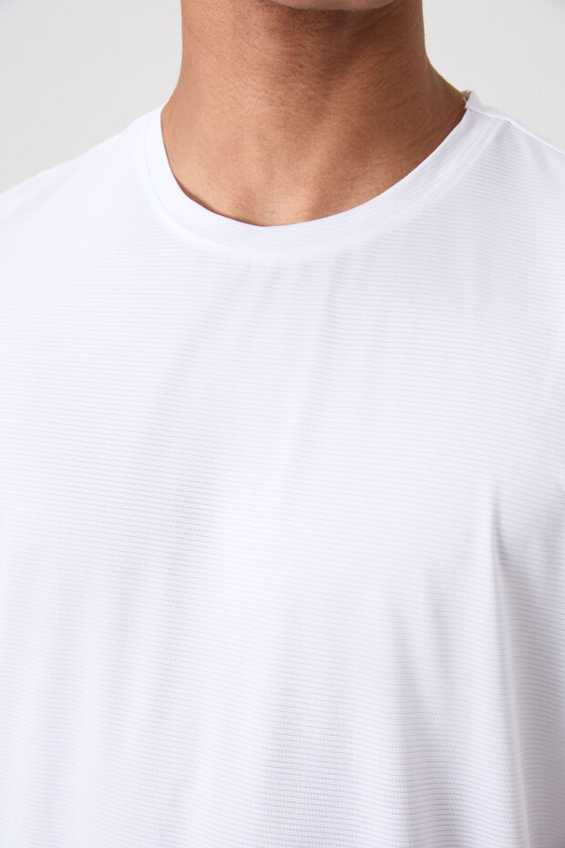 Beyaz Nefes Alan Dokulu İnce Esnek Standart Fit Erkek Performans T-Shirt - 88383 - 3