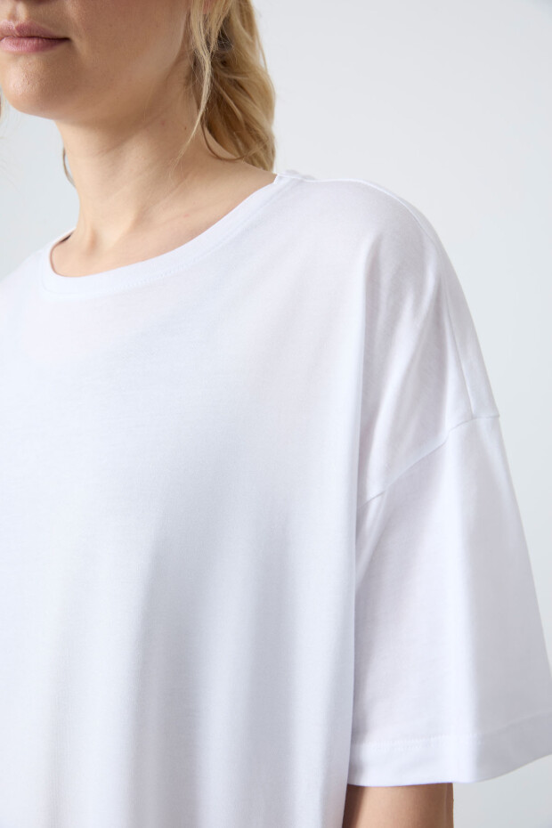 Beyaz Penye Modal Yumuşak Tuşeli Oversize Fit Basic Kadın T-Shirt- 97285 - 6