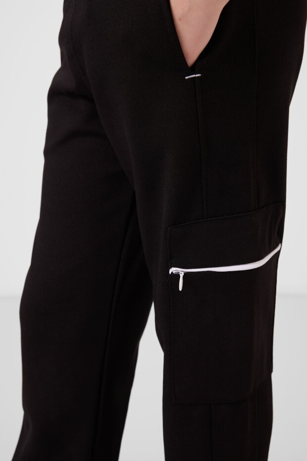 Beyaz-Siyah O Yaka Baskılı Lastik Paça Kargo Cepli Kız Çocuk Eşofman Takım - 75173 - 4