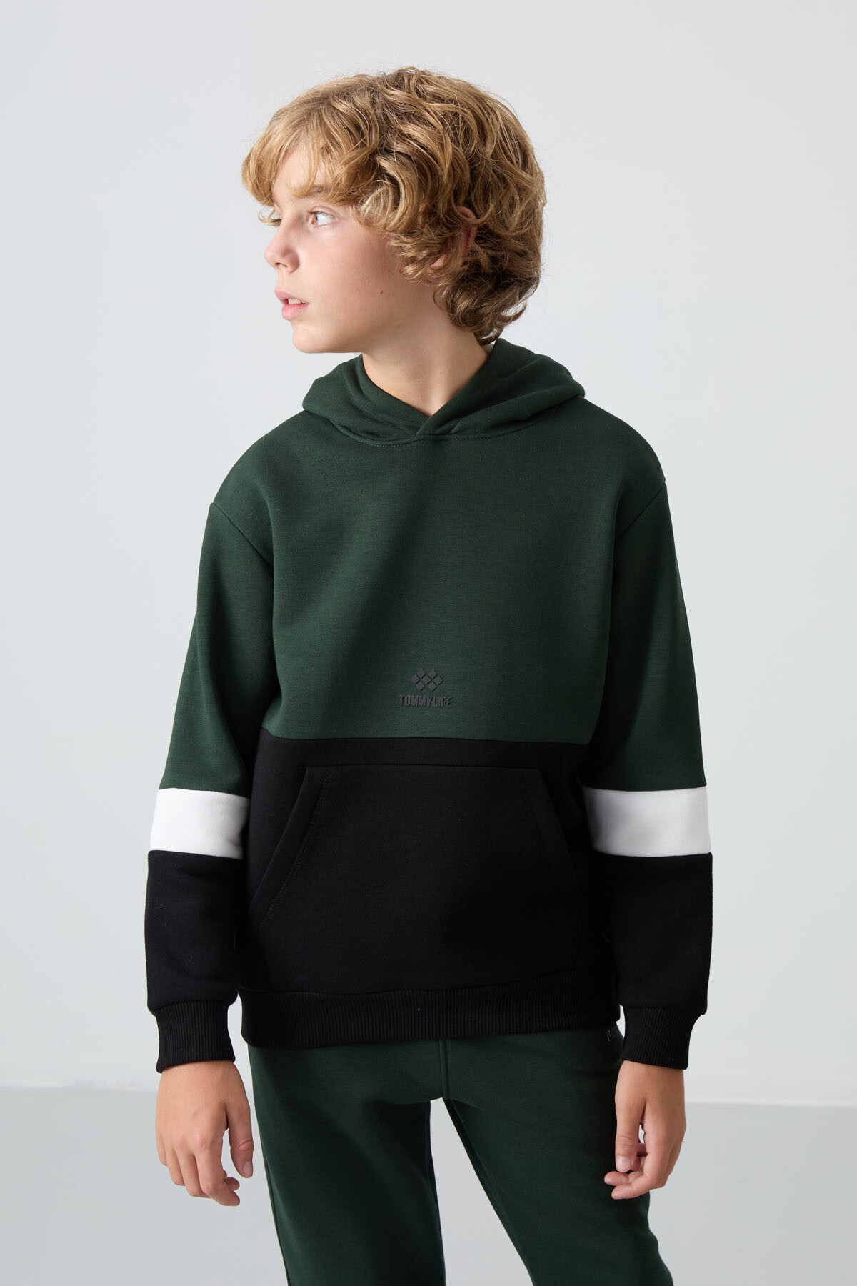 Çam Yeşil Pamuklu Kalın İçi Tüylü Standart Fit Nakışlı Erkek Çocuk Eşofman Takım - 11255 - TOMMYLIFE (1)