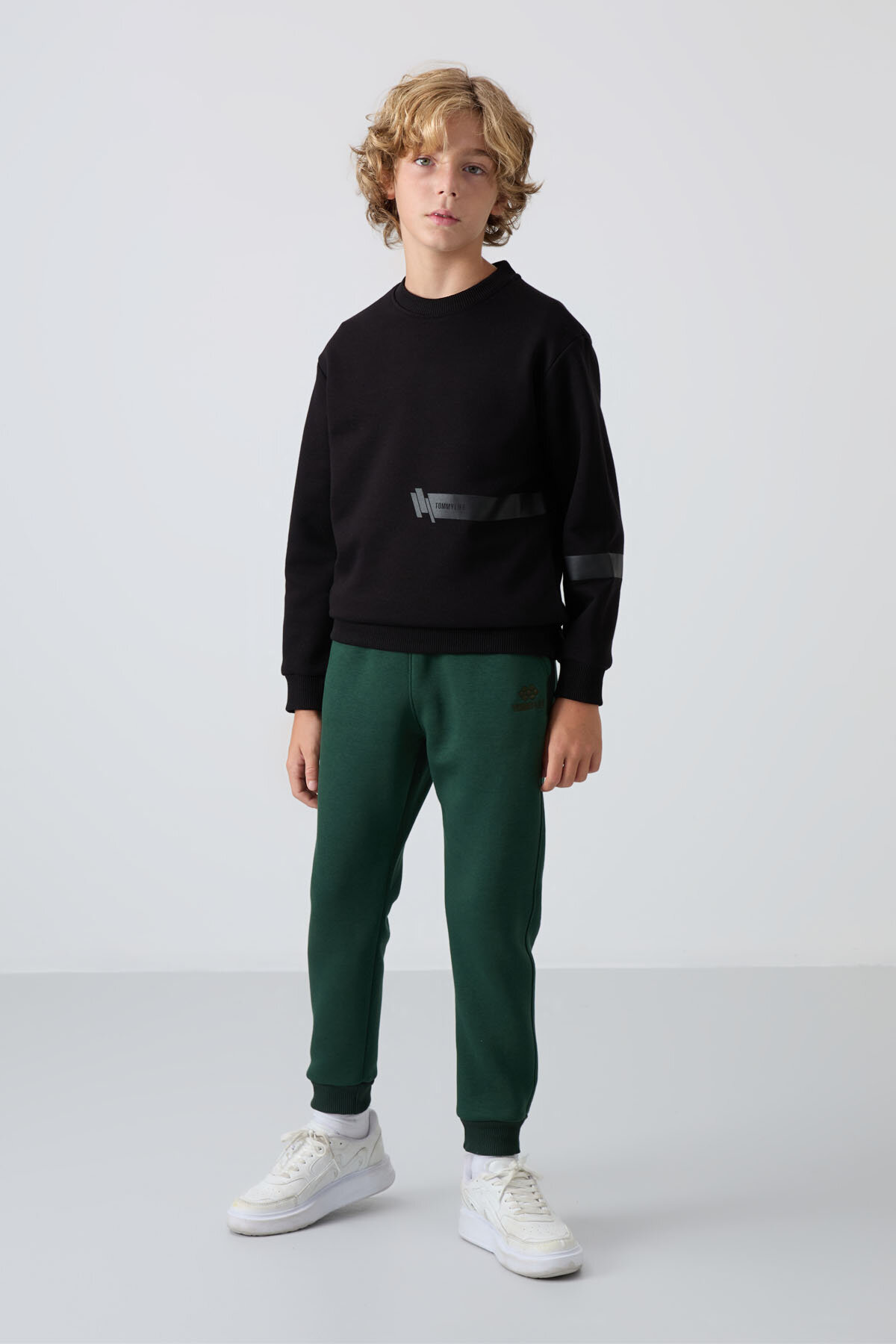 Çam Yeşil Pamuklu Kalın İçi Tüylü Standart Fit Nakışlı Erkek Çocuk Eşofman Alt - 11224 - TOMMYLIFE