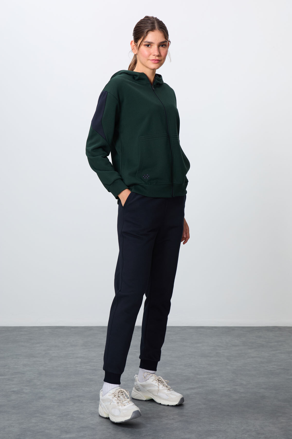 Çam Yeşili-Lacivert Pamuklu Kalın Kapüşonlu Oversize Fit Kadın Eşofman Takım - 95343 - TOMMYLIFE