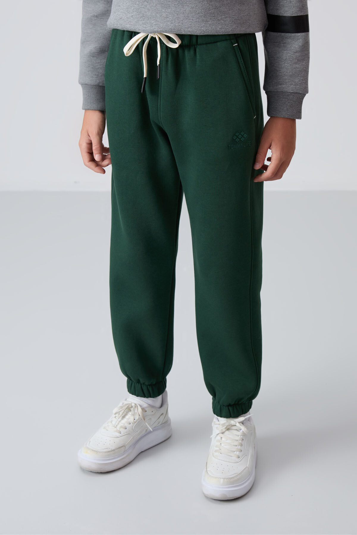 Çam Yeşil Pamuklu Kalın İçi Tüylü Standart Fit Baskılı Erkek Çocuk Eşofman Alt - 11225 - TOMMYLIFE (1)