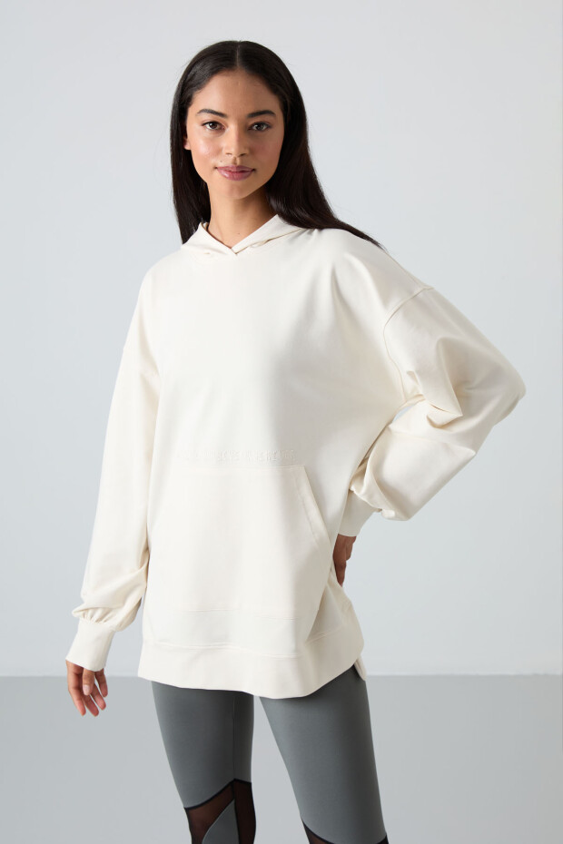 Ekru Balon Kol Yazı Nakışlı Kadın Rahat Form Tunik Sweatshirt - 97163 - 1