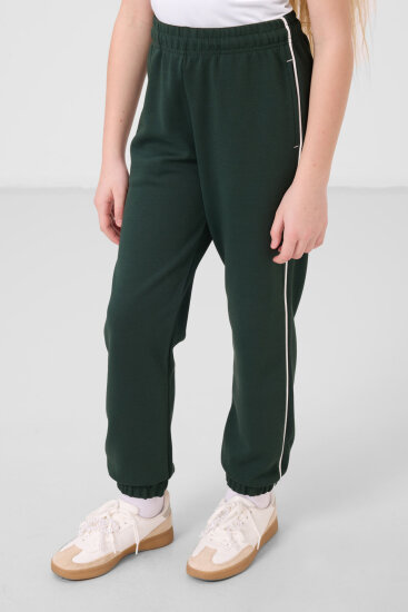 Ekru-Çam Yeşil O Yaka Baskılı Lastik Paçalı Standart Fit Kız Çocuk Eşofman Takım - 75186 - TOMMYLIFE (1)