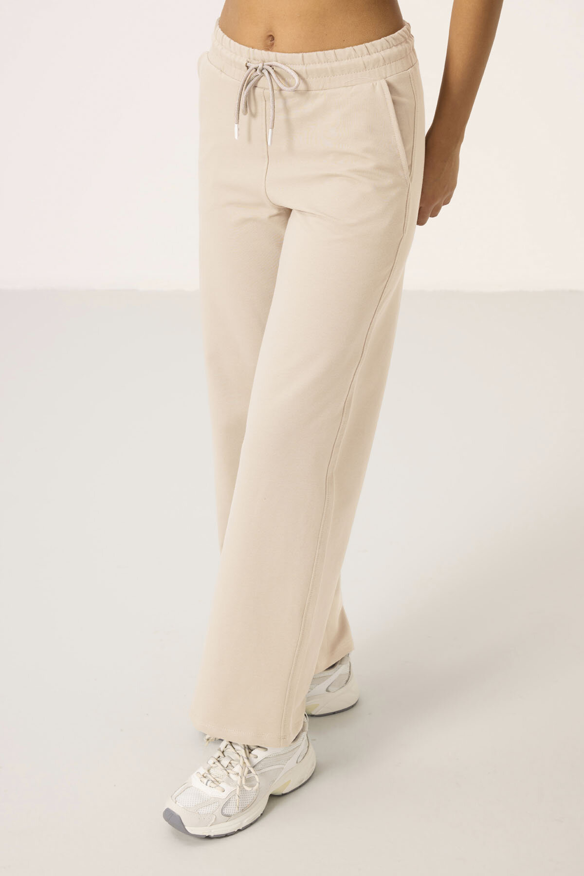 Ekru Dik Yaka Fermuarlı Pamuklu Kadın Eşofman Tunik Takım - 95346 - TOMMYLIFE (1)