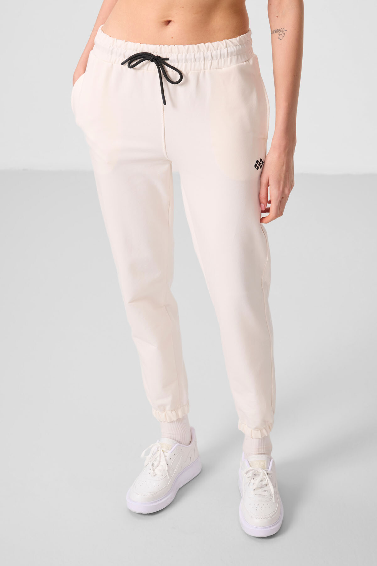 Ekru Dik Yaka Fermuarlı Rahat Form Kadın Eşofman Tunik Takım - 95345 - TOMMYLIFE (1)