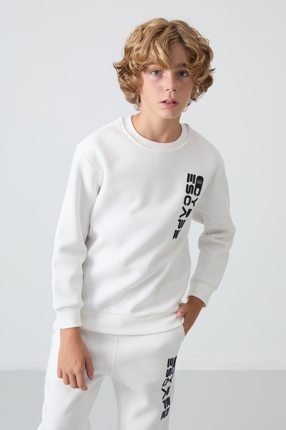 Ekru Pamuklu Kalın İçi Tüylü Yumuşak Dokulu Standart Fit Baskılı Erkek Çocuk Eşofman Takım - 11233 - TOMMYLIFE (1)