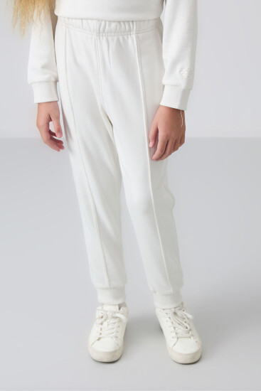 Ekru Pamuklu İçi Tüylü Yumuşak Dokulu Oversize Nakışlı Kız Çocuk Eşofman Takım - 75145 - TOMMYLIFE (1)