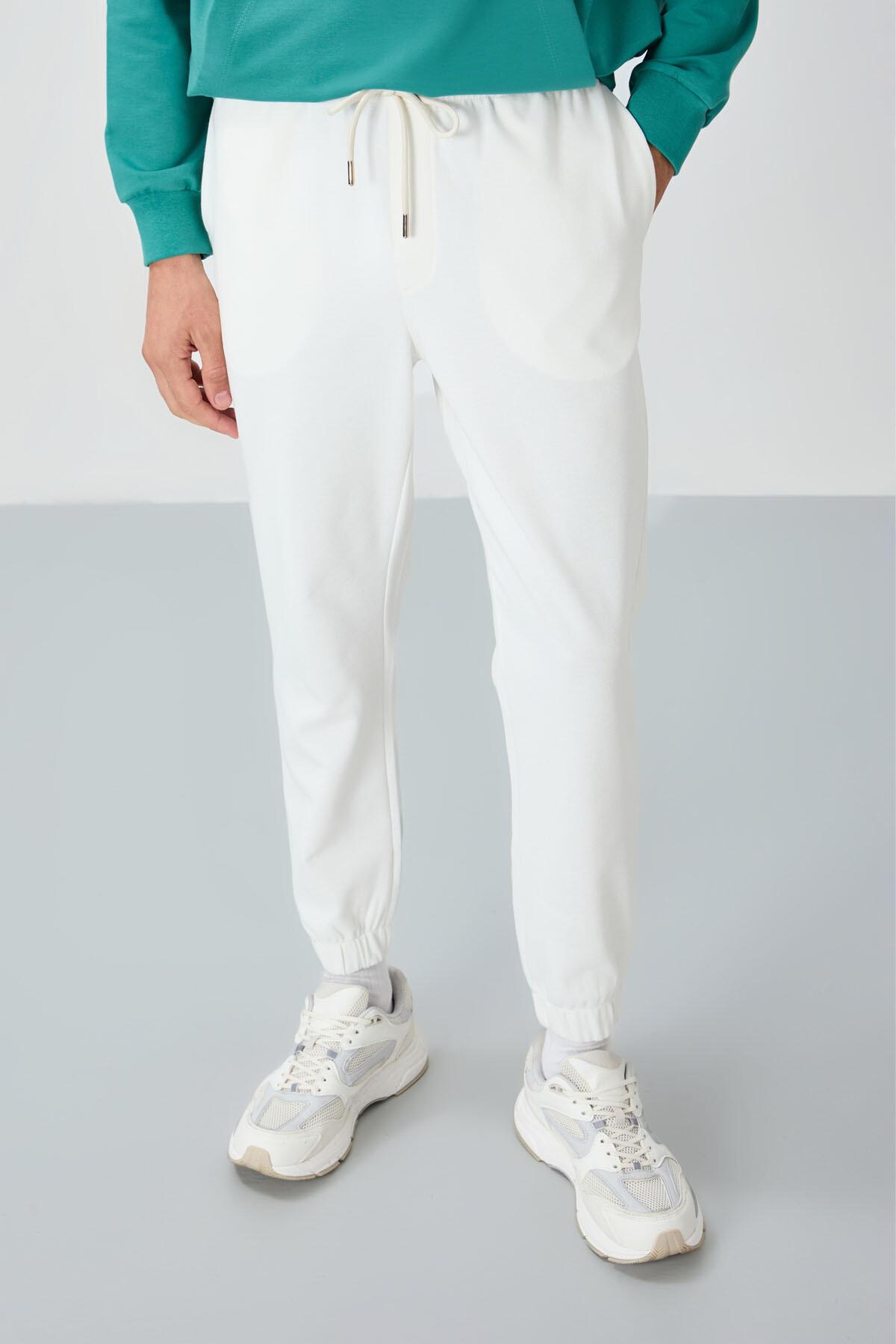 Ekru Yüzeyi Dokulu Standart Fit Erkek Eşofman Alt - 82156 - Air Jones (1)