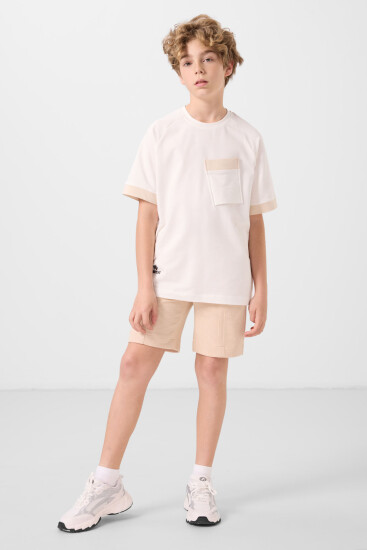 Ekru Pamuklu Yumuşak Dokulu Oversize Cep Detaylı Erkek Çocuk T-Shirt - 11295 - TOMMYLIFE (1)