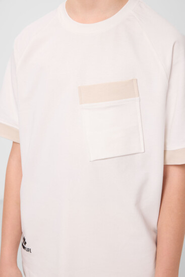 Ekru Pamuklu Yumuşak Dokulu Oversize Cep Detaylı Erkek Çocuk T-Shirt - 11295 - Thumbnail