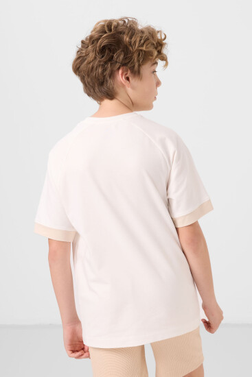 Ekru Pamuklu Yumuşak Dokulu Oversize Cep Detaylı Erkek Çocuk T-Shirt - 11295 - Thumbnail