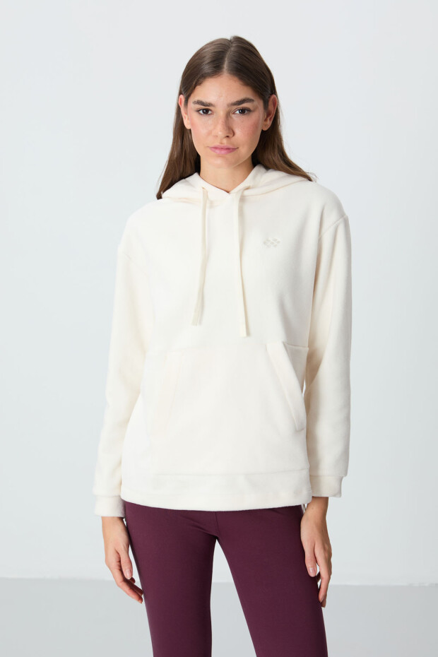 Ekru Kalın Yumuşak Dokulu Kapüşonlu Rahat Form Nakışlı Polar Kadın Sweatshirt - 97292 - 1