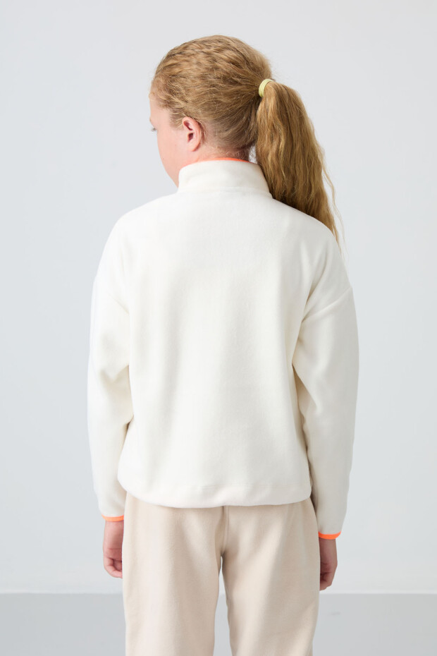 Ekru Kalın Yumuşak Dokulu Standart Fit Nakışlı Polar Kız Çocuk Sweatshirt - 75151 - 5