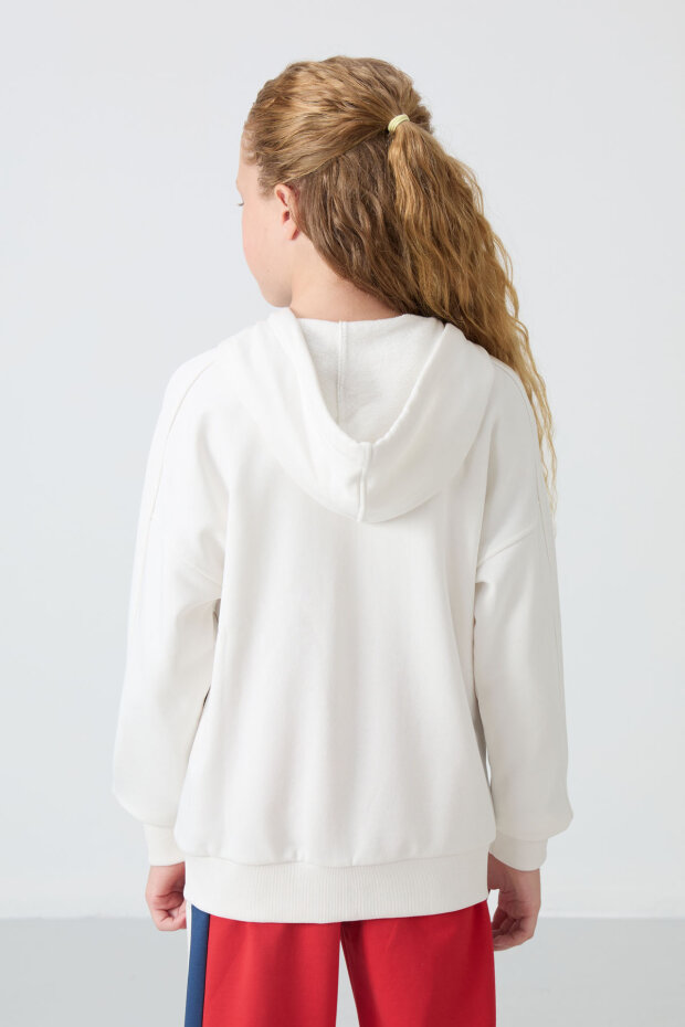 Ekru Pamuklu İçi Tüylü Yumuşak Dokulu Standart Fit Nakışlı Kız Çocuk Sweatshirt - 75149 - 4